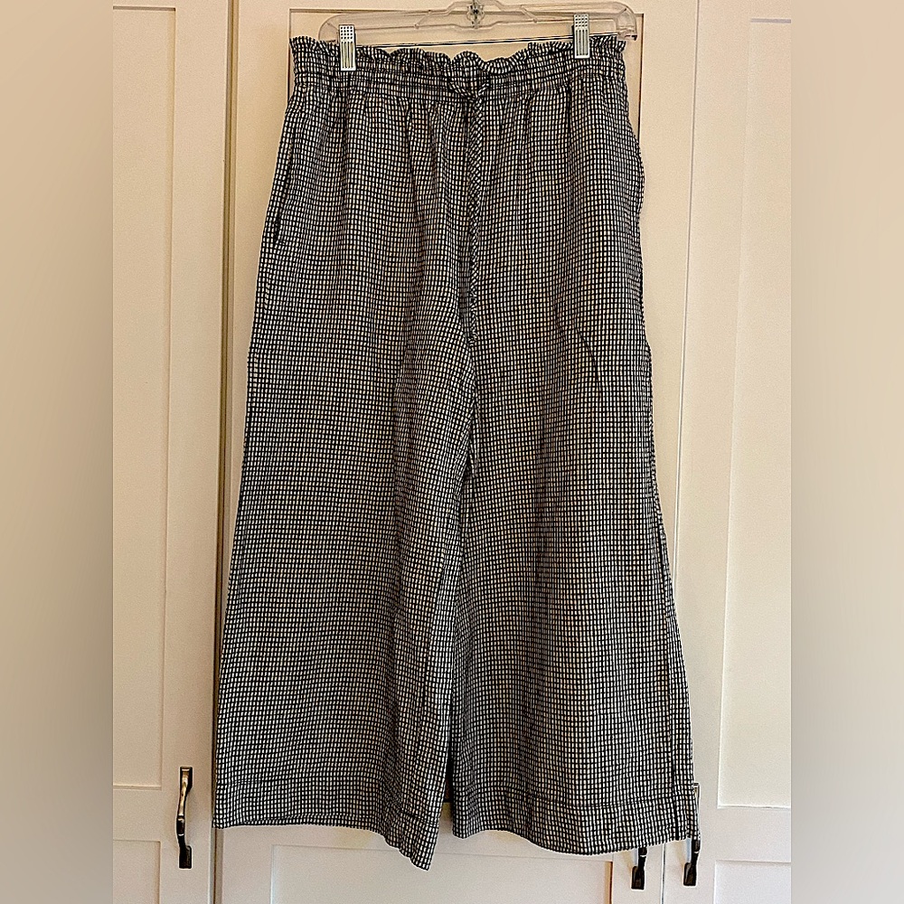 Black and white wide leg pants.